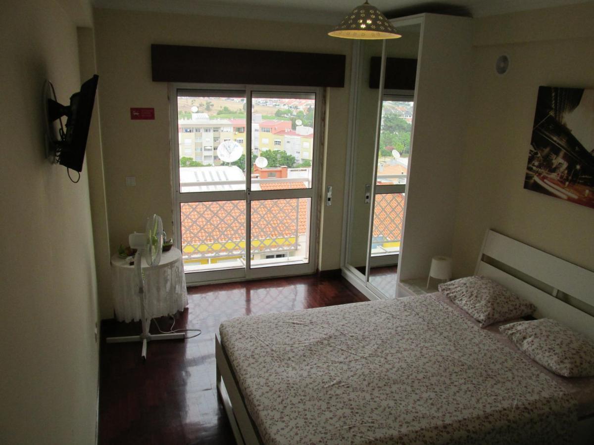 Homestay Marialva Park Seixal  Luaran gambar