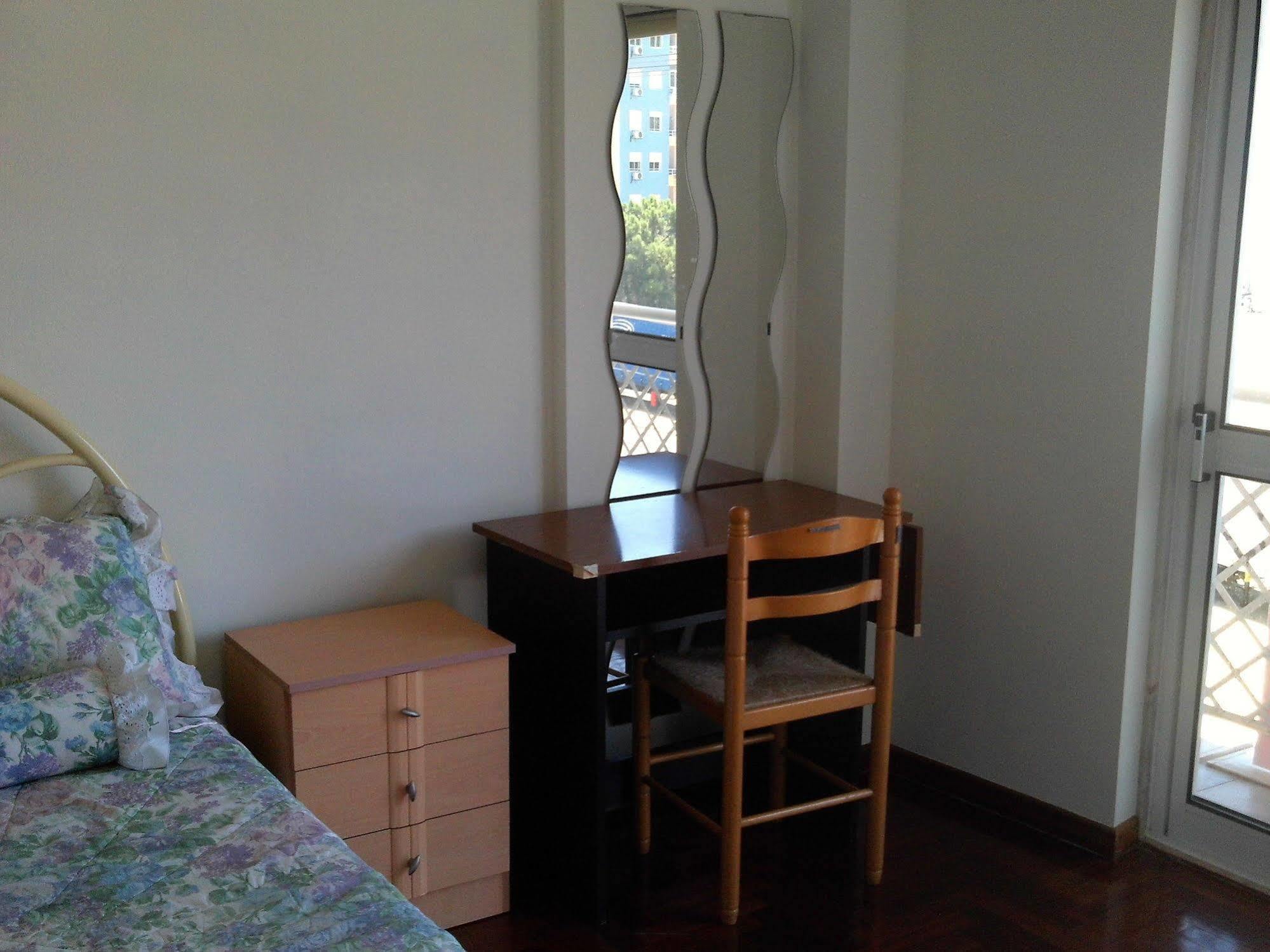 Homestay Marialva Park Seixal  Luaran gambar