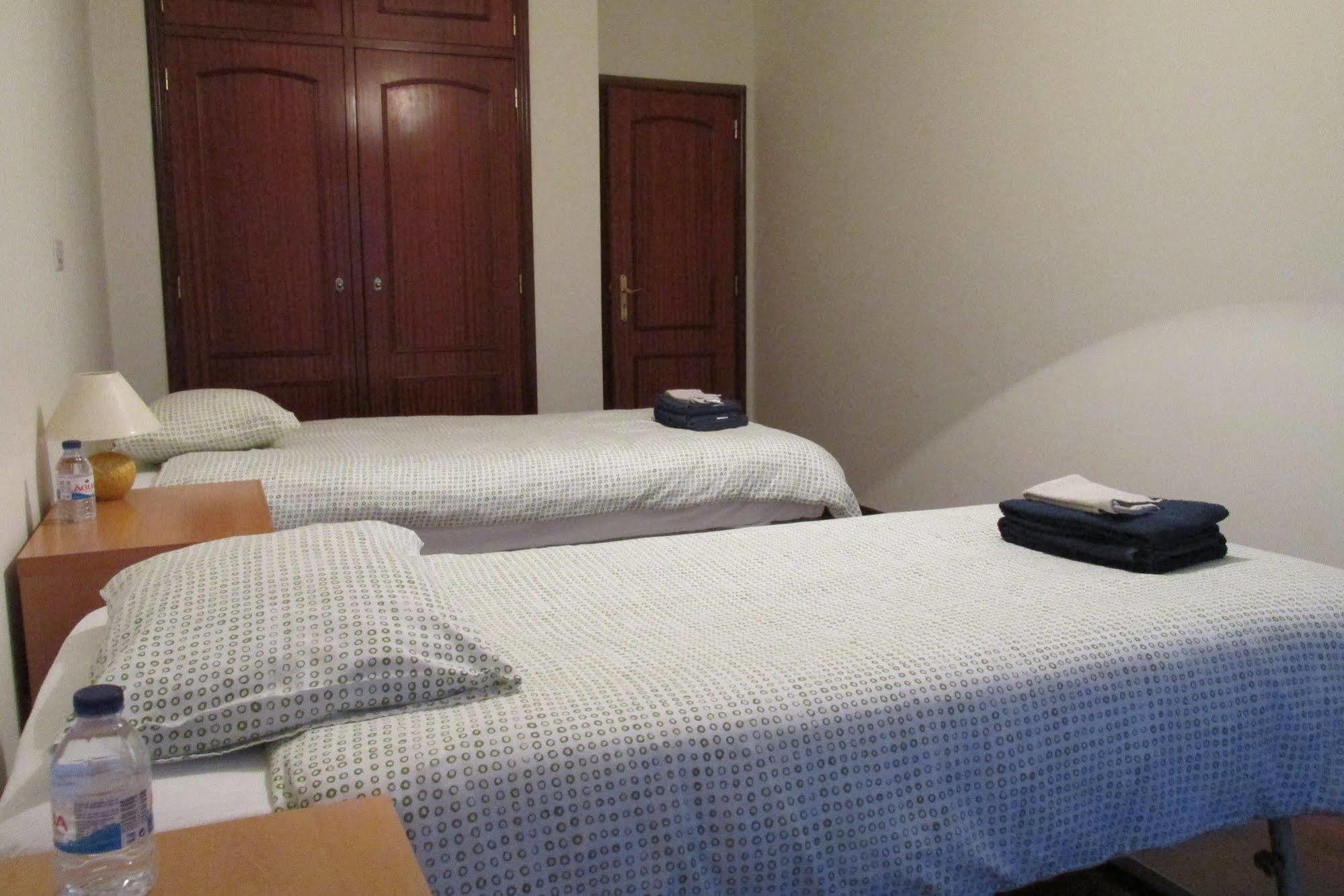 Homestay Marialva Park Seixal  Luaran gambar